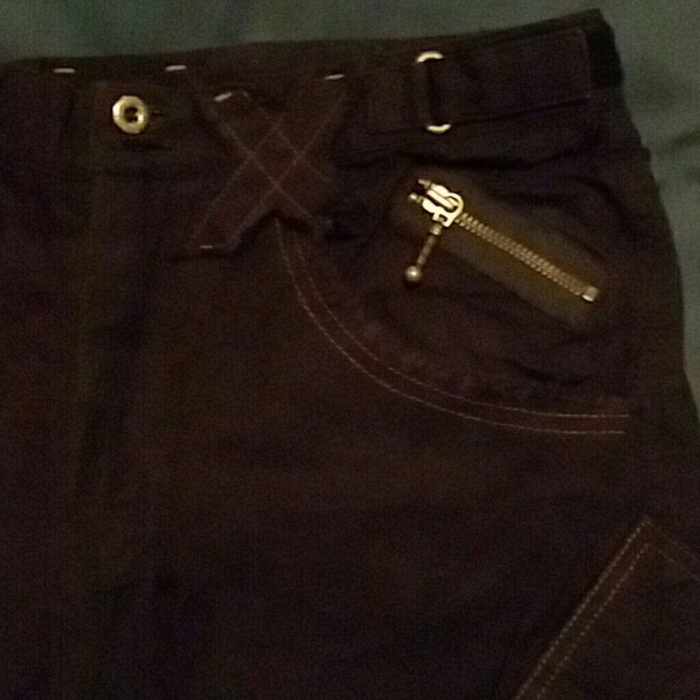 Shorts - Picture 2 of 8